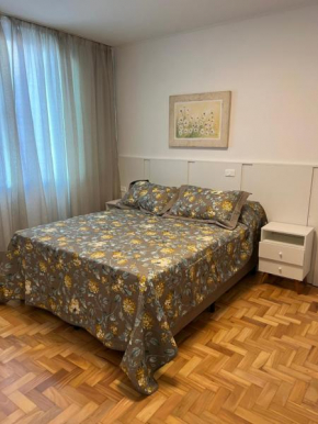Pequeno apartamento metrô paraíso